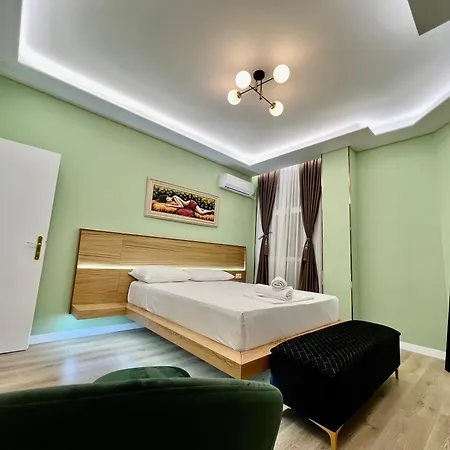 בית הארחה Spiranca Luxury טיראנה