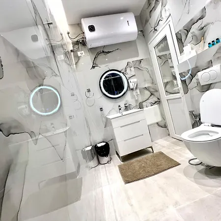 בית הארחה Spiranca Luxury טיראנה